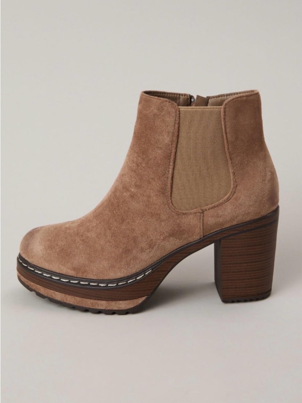 Altard stateSuede Platform Chelsea Bootie in Taupe